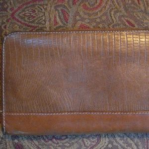 Sonhodospes tan leather ziparound clutch, EUC
